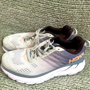 Women’s Hoka one one size 8.5